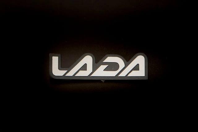 Эмблема крышки багажника "LADA" 2114