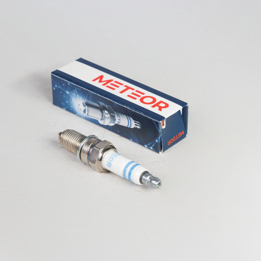 Свеча зажигания Meteor Blue Line SA 250 (YR6DES)