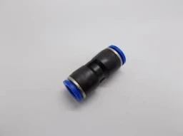 Фитинг для трубок 4 мм "Автомагнат" (прямой, пластиковый)