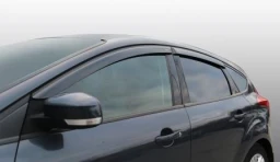 Дефлекторы окон (ветровики) Ford Focus-3 хетчбек "VORON GLASS" Samurai (4 шт.)